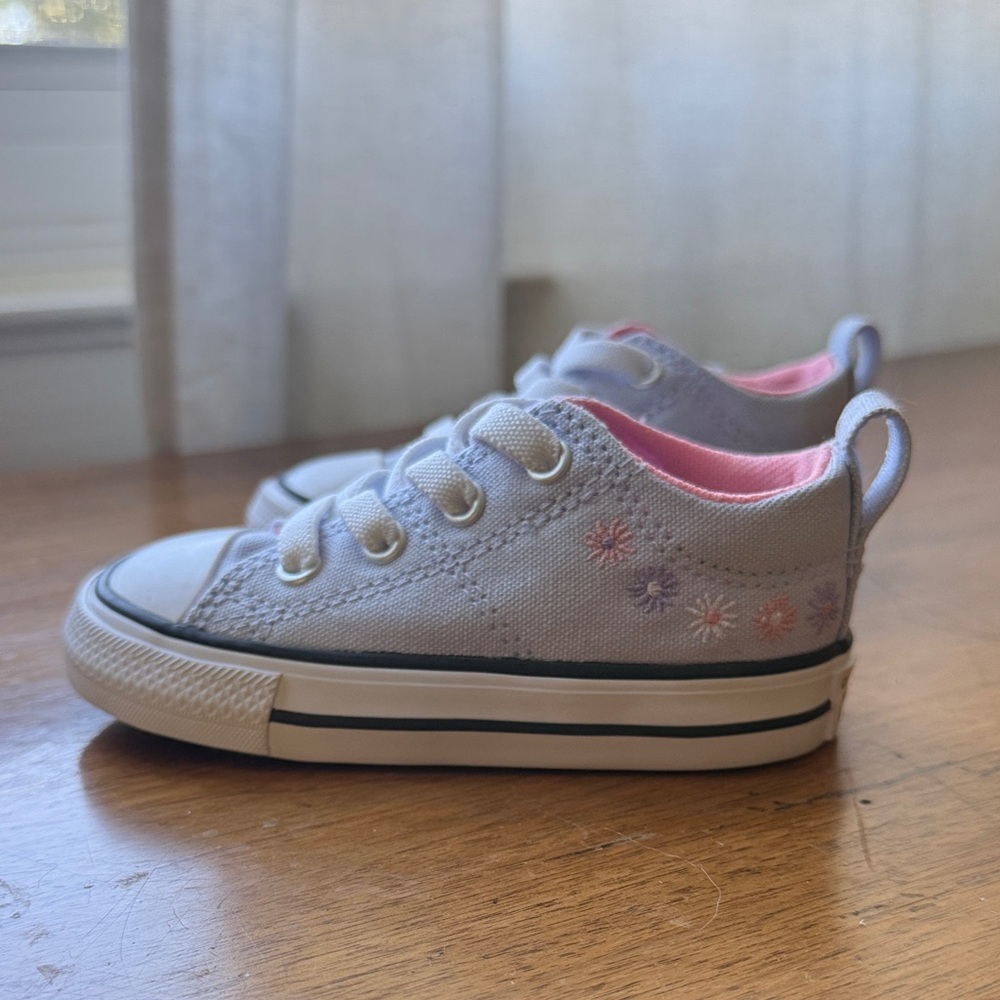 Converse Chuck Taylor Madison Florals Easy-On  Sneakers Toddler Size 6